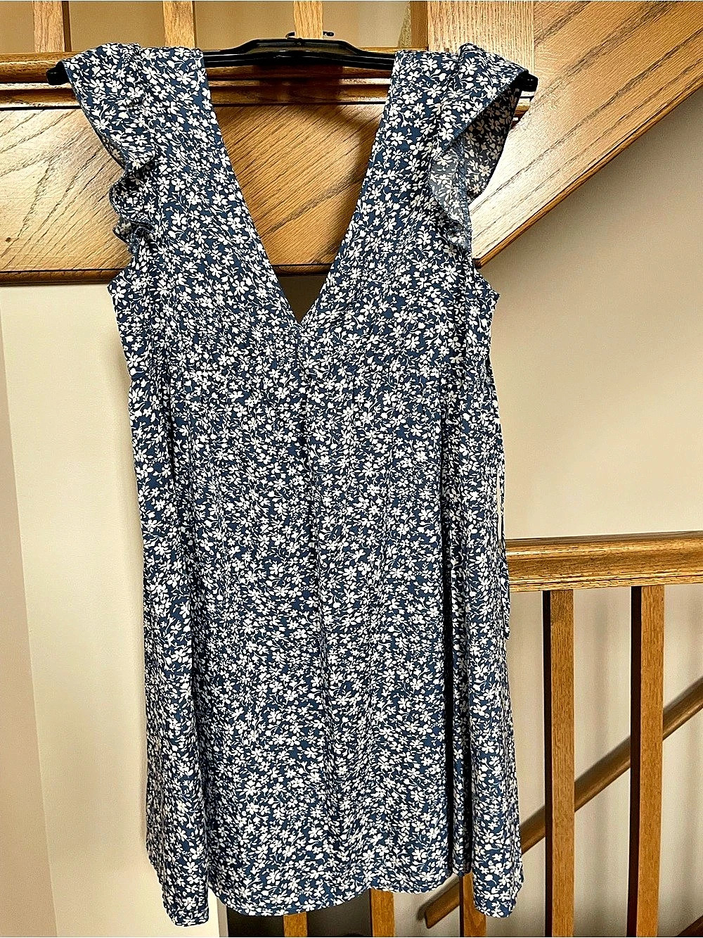 Floral Blouse in Blue & White Like New